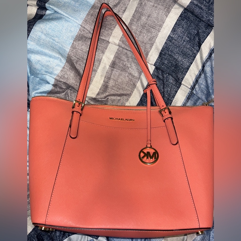 Michael Kors Tote Bag and wristlet